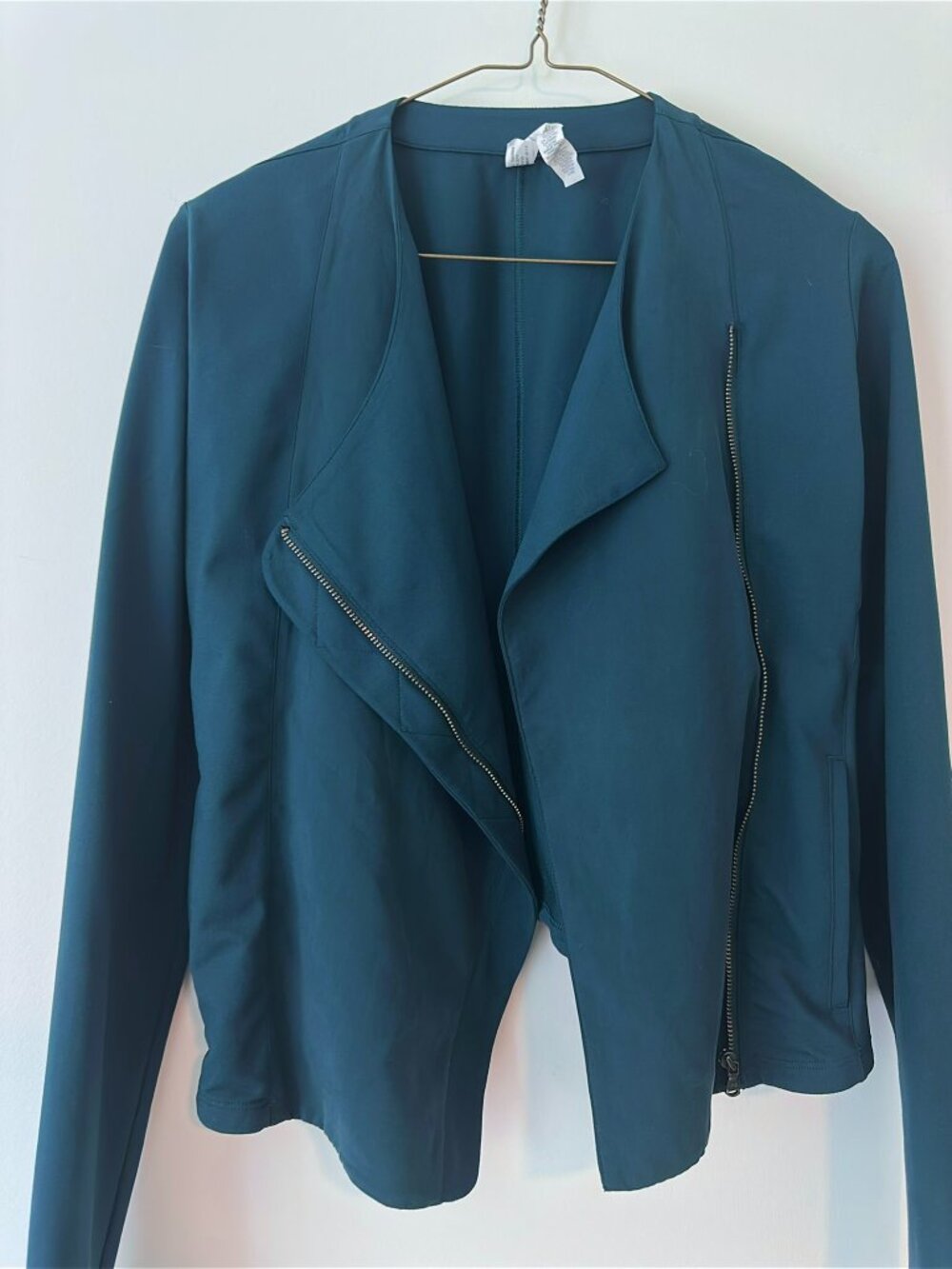 Under-armour Women's Teal athletic jacket with thumbholes
